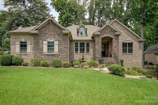 7592 Turnberry Lane