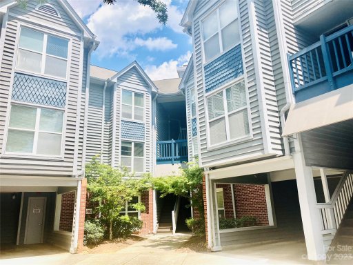 529 N Graham Street 2E