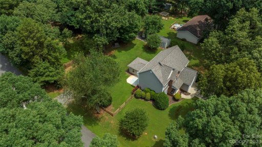 120 Topaz Place