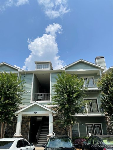 700 Vista Lake Drive 207