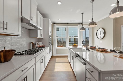 6015 Towering Oaks Drive