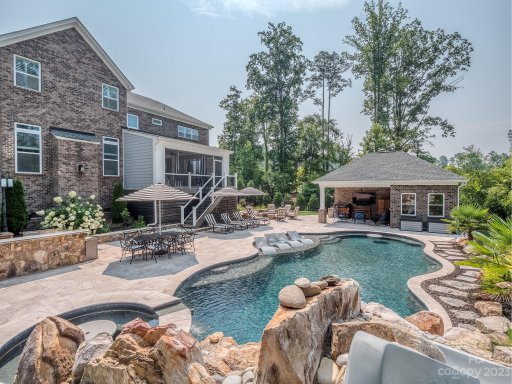 411 Turtleback Ridge