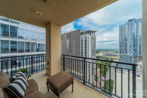 230 S Tryon Street 1008