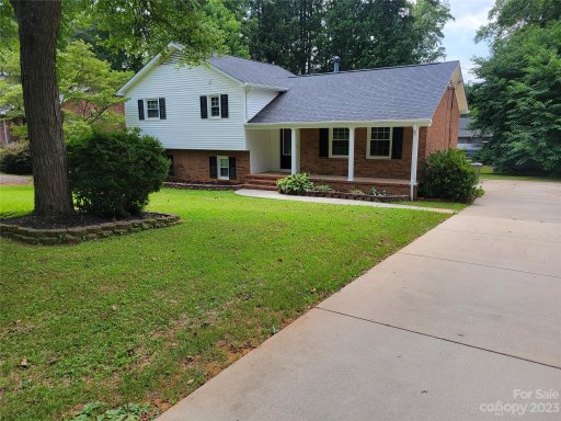 1502 Longbow Drive
