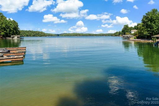 2397 Lake Forest Cove