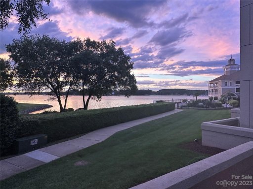 18561 Vineyard Point Lane