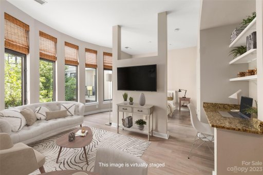 525 E 6th Street 221