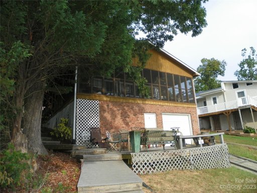 214 Shoreline Road