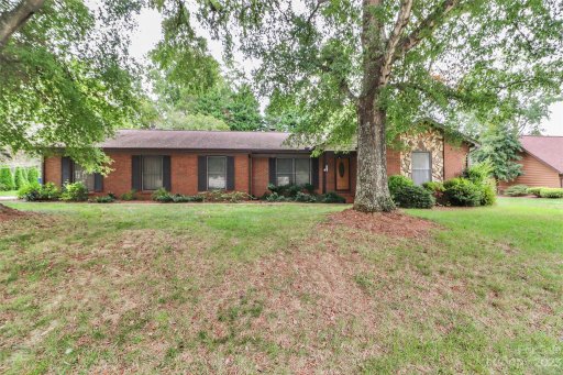 1076 Fairway Drive