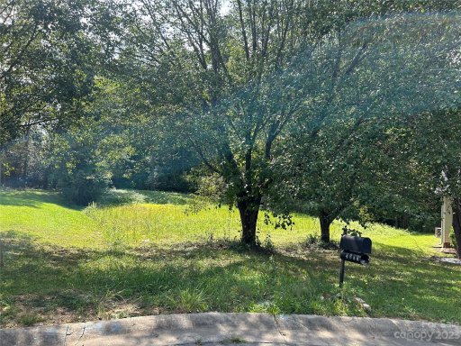 9404 Northwoods Forest Drive