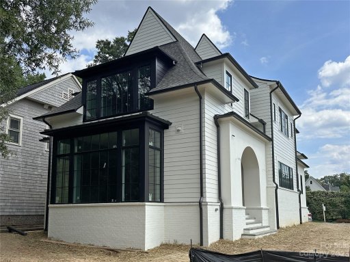 330 Plantation Place