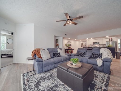 405 7th Street 305