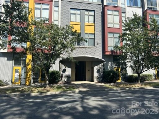 514 W 10th Street 207