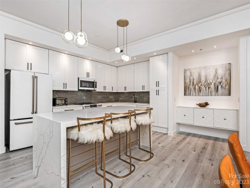 4620 Piedmont Row Drive 303