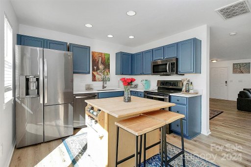 735 Rock Lake Glen