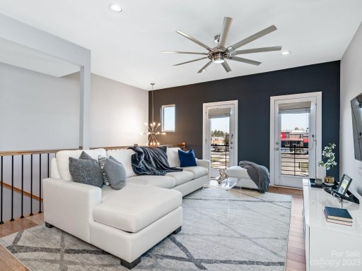 2708 Grand Union Way