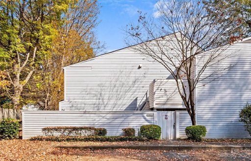 6923 Stonington Lane