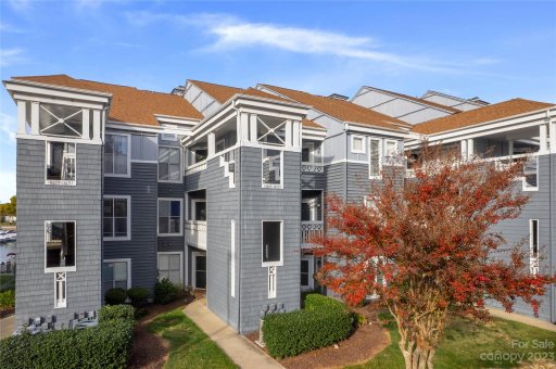 18699 Vineyard Point Lane