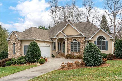 85 Mistletoe Trail