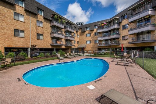 1323 Queens Road 210