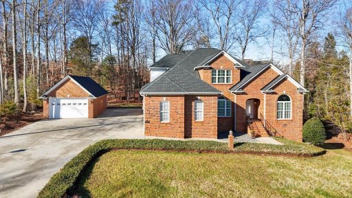 7630 Turnberry Lane