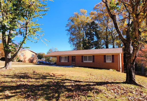 2921 Poplar Circle