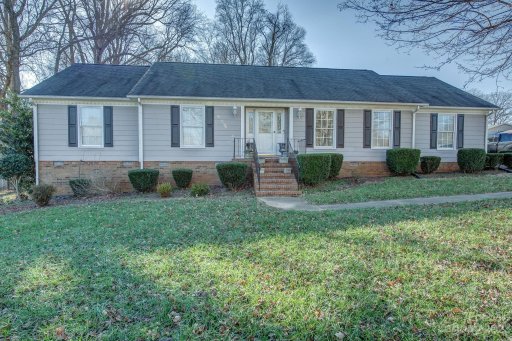 205 Woodbriar Trail