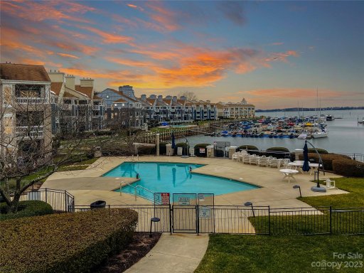 18869 Vineyard Point Lane 35