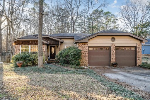 6910 Pin Oak Court