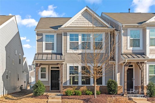 106 Synandra Drive E