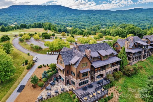 305 Clubhouse Lane B-102