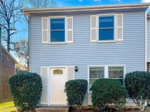 1526 Waybridge Lane