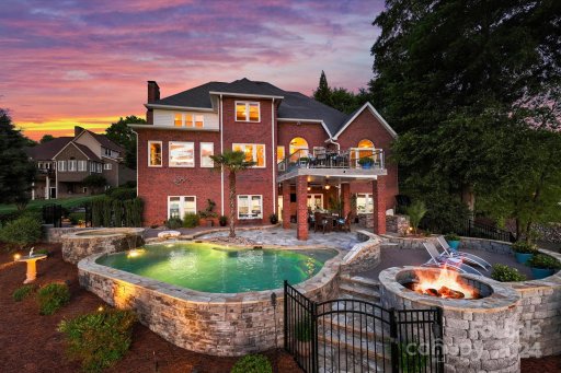 156 W Tattersall Drive