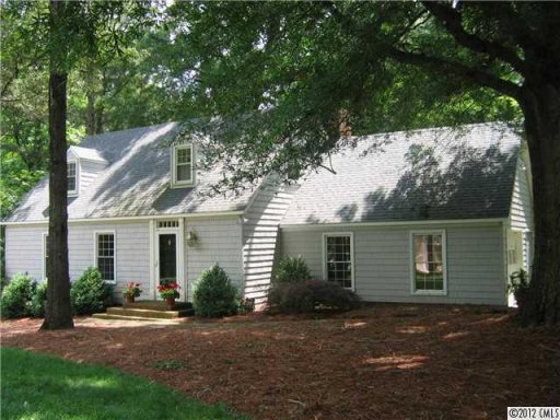 2009 Forest Hills Lane