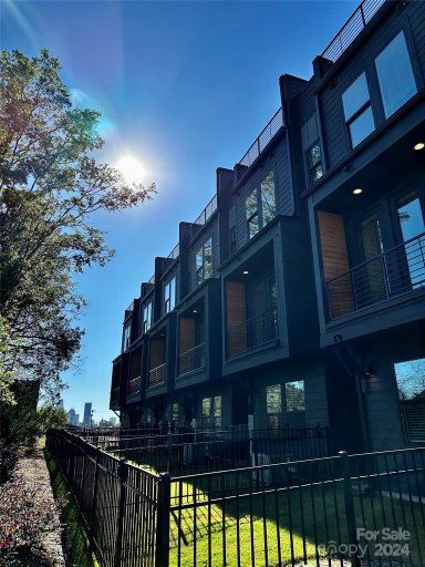 1005 Northend Drive 24