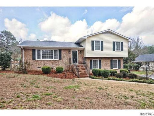 1932 Briarwood Circle