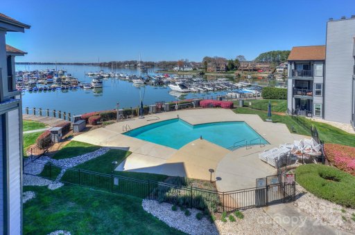 18817 Vineyard Point Lane