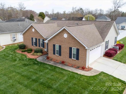 2202 Tree Ridge Road