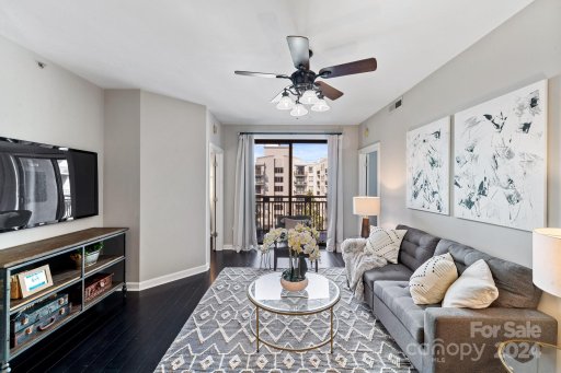 718 Trade Street 604