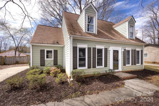 5013 Chestnut Lake Drive