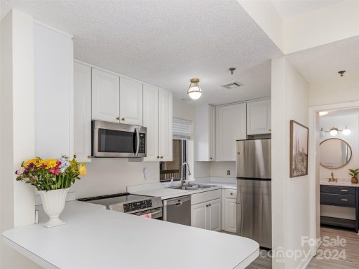 211 Heritage Boulevard 408