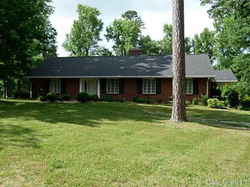 102 Forest Hills Drive