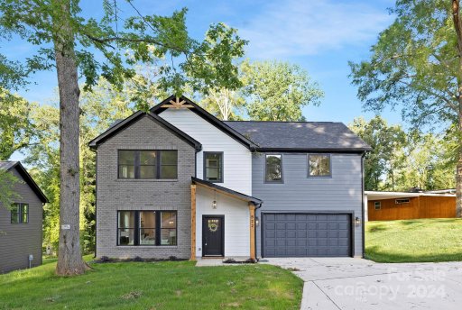 822 Paramount Circle
