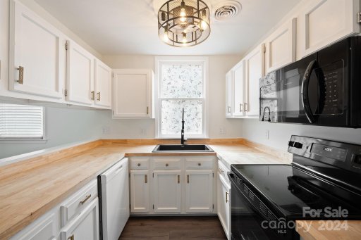 238 S Cedar Street 7