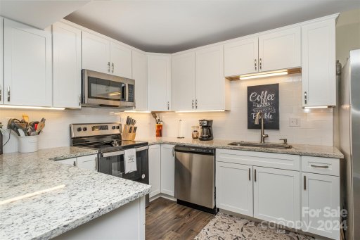 6838 Constitution Lane