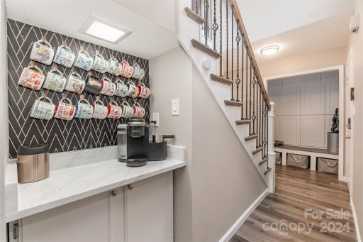 7037 Stonington Lane