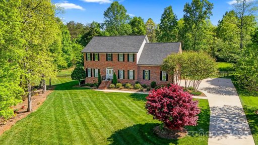 1092 Willow Creek Drive