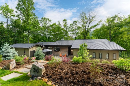 210 High Hickory Trail