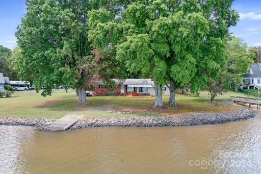 5040 Beachside Place