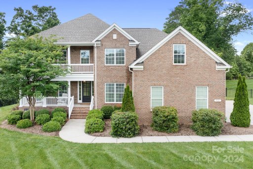918 Hidden Pond Lane